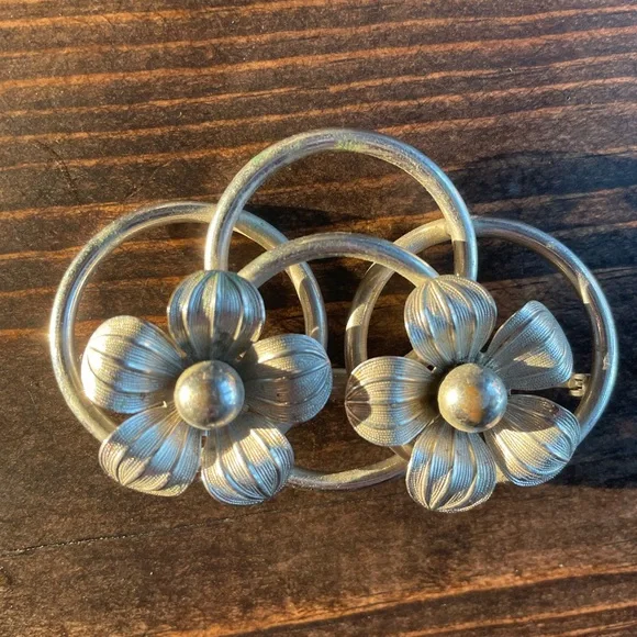 Two flower silver pin - Picture 4 of 7